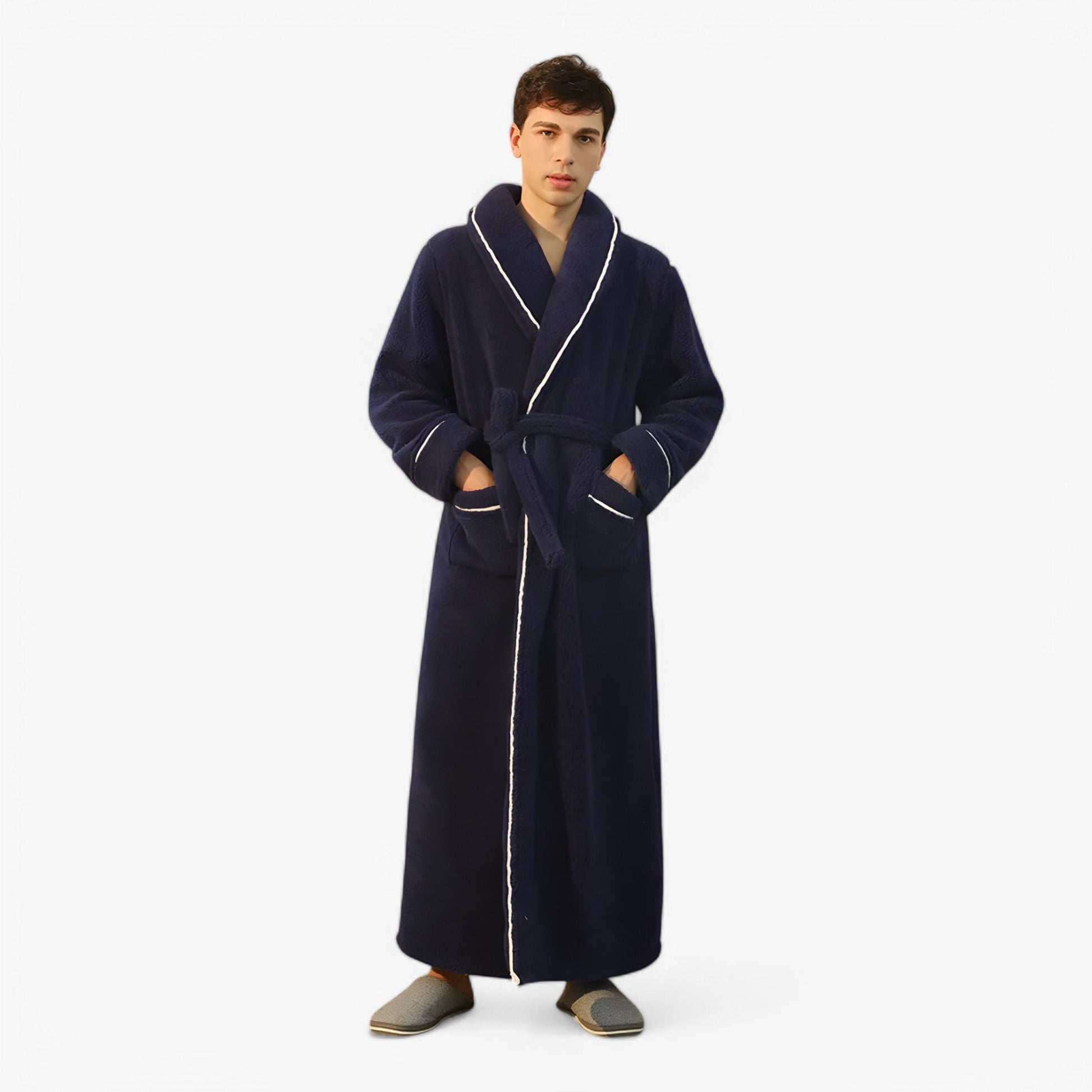 "Luksus Jessy badekåbe i blødt, åndbart materiale med justerbart bælte, velegnet til både kvinder og mænd."