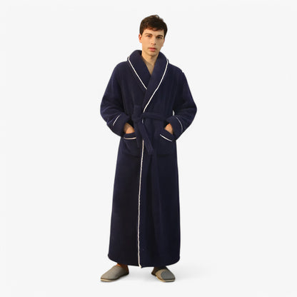 "Luksus Jessy badekåbe i blødt, åndbart materiale med justerbart bælte, velegnet til både kvinder og mænd."