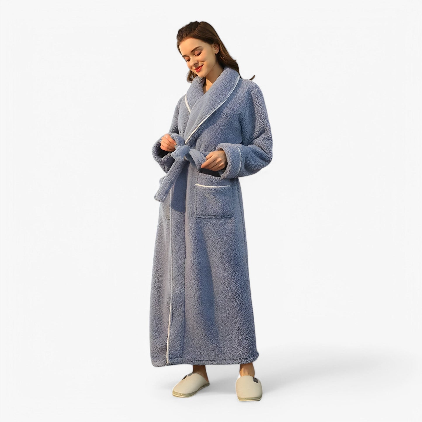 "Luksus Jessy badekåbe i blødt, åndbart materiale med justerbart bælte, velegnet til både kvinder og mænd."