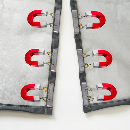 "Magnetisk hængseldør med automatisk lukning, sort netdesign, nem installation, holder insekter ude."