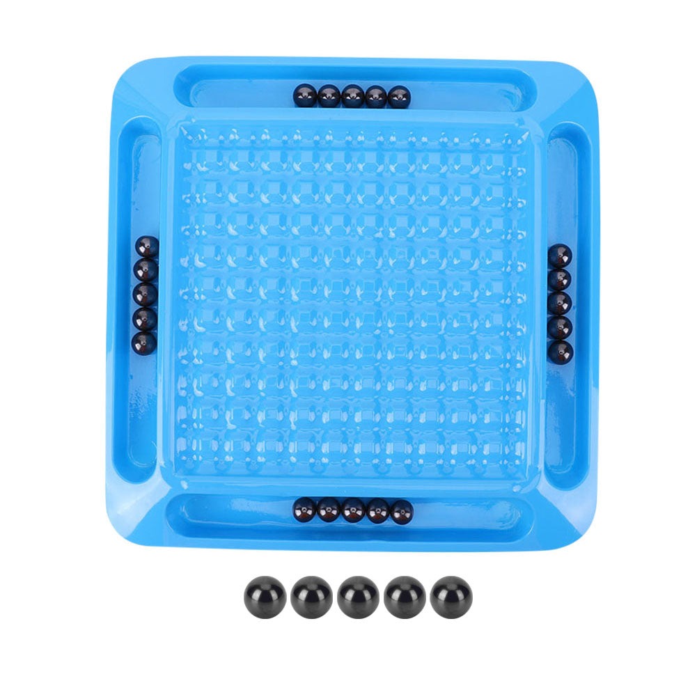 "Magnetisk skakbræt med farverige brikker, perfekt til børn, fremmer strategisk tænkning og læring i leg."