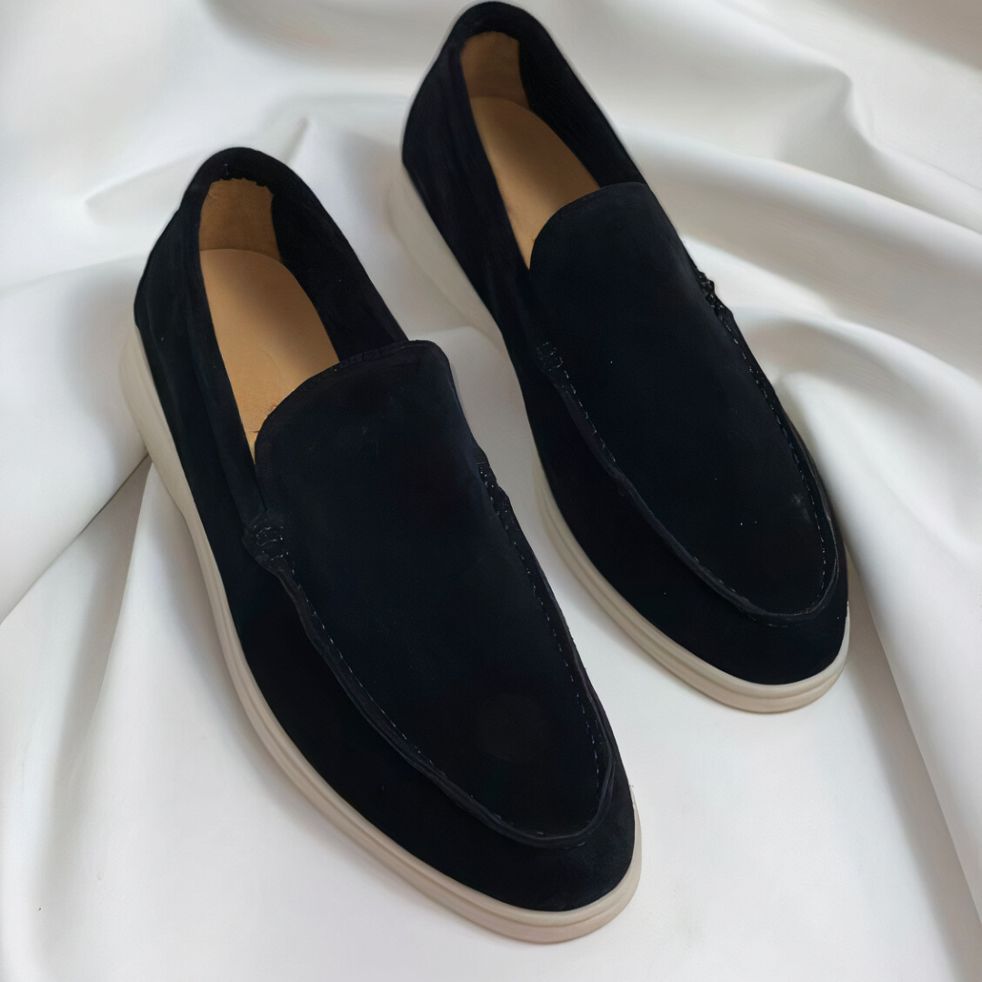 "Mandlige vintage loafers, brun læder, klassisk stil, tidløs elegance, moderne detaljer, sko til formelle og uformelle events