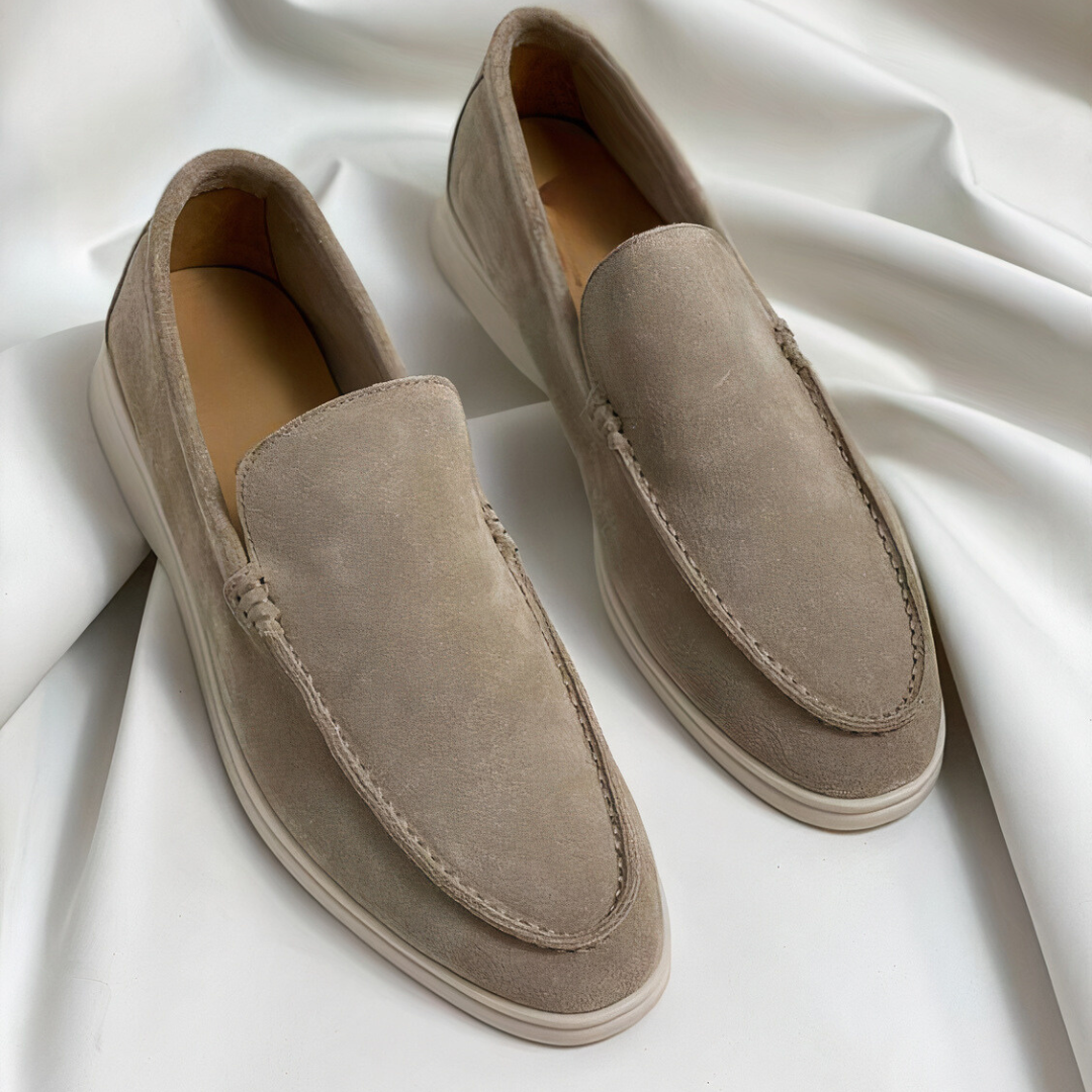 "Mandlige vintage loafers, brun læder, klassisk stil, tidløs elegance, moderne detaljer, sko til formelle og uformelle events