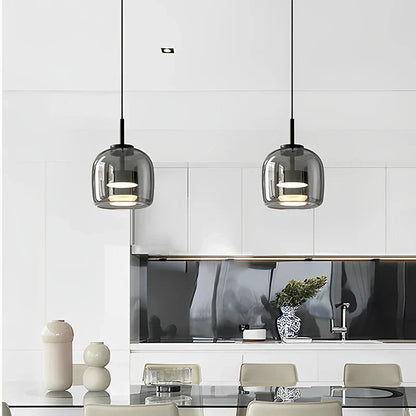 "Moderne AmberSphere loftlampe med røg- og ravfarvet glasdesign, LED-teknologi til hyggelig belysning i hjemmet"