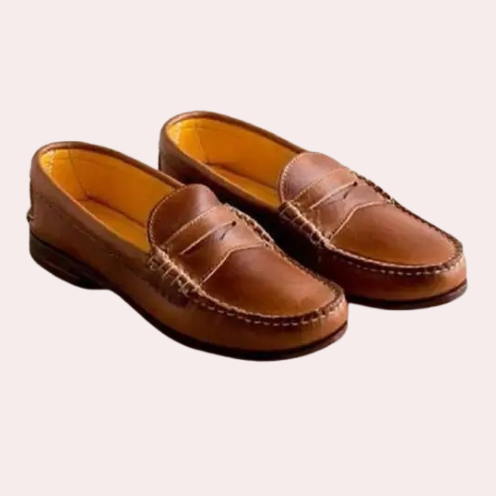 "Moderne brune læder damesandaler med lav hæl og polstret indersål for komfort og stilfuldt look"