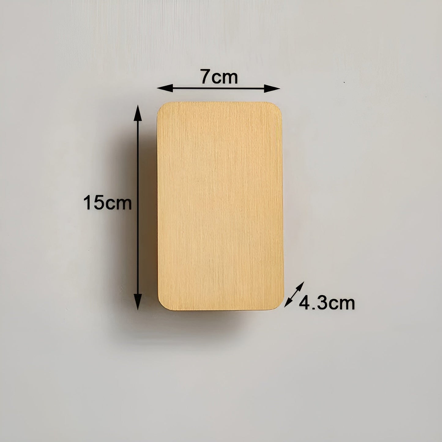 "Moderne LED væglampe med slankt rektangulært design, børstet grå finish, op- og nedadgående lys til stilfuld indretning."