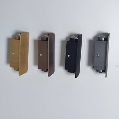 "Moderne LED væglampe med slankt rektangulært design, børstet grå finish, op- og nedadgående lys til stilfuld indretning."