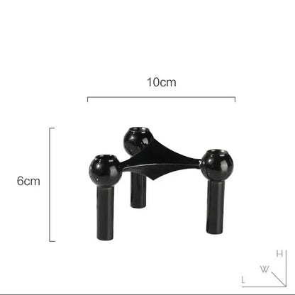 "Moderne molekylær design lysestage med gylden finish i elegant struktur, ideel til luksuriøs hjemmedekoration"