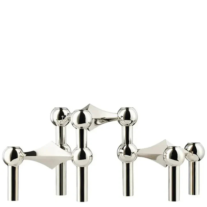 "Moderne molekylær design lysestage med gylden finish i elegant struktur, ideel til luksuriøs hjemmedekoration"