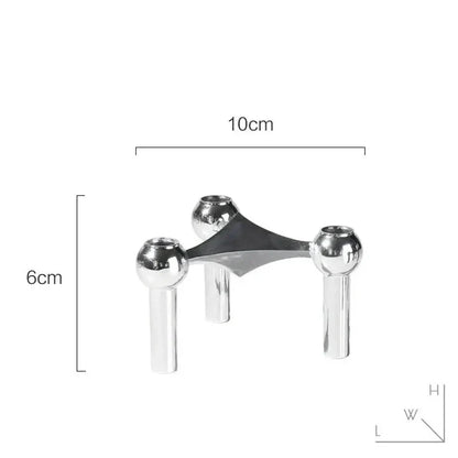 "Moderne molekylær design lysestage med gylden finish i elegant struktur, ideel til luksuriøs hjemmedekoration"