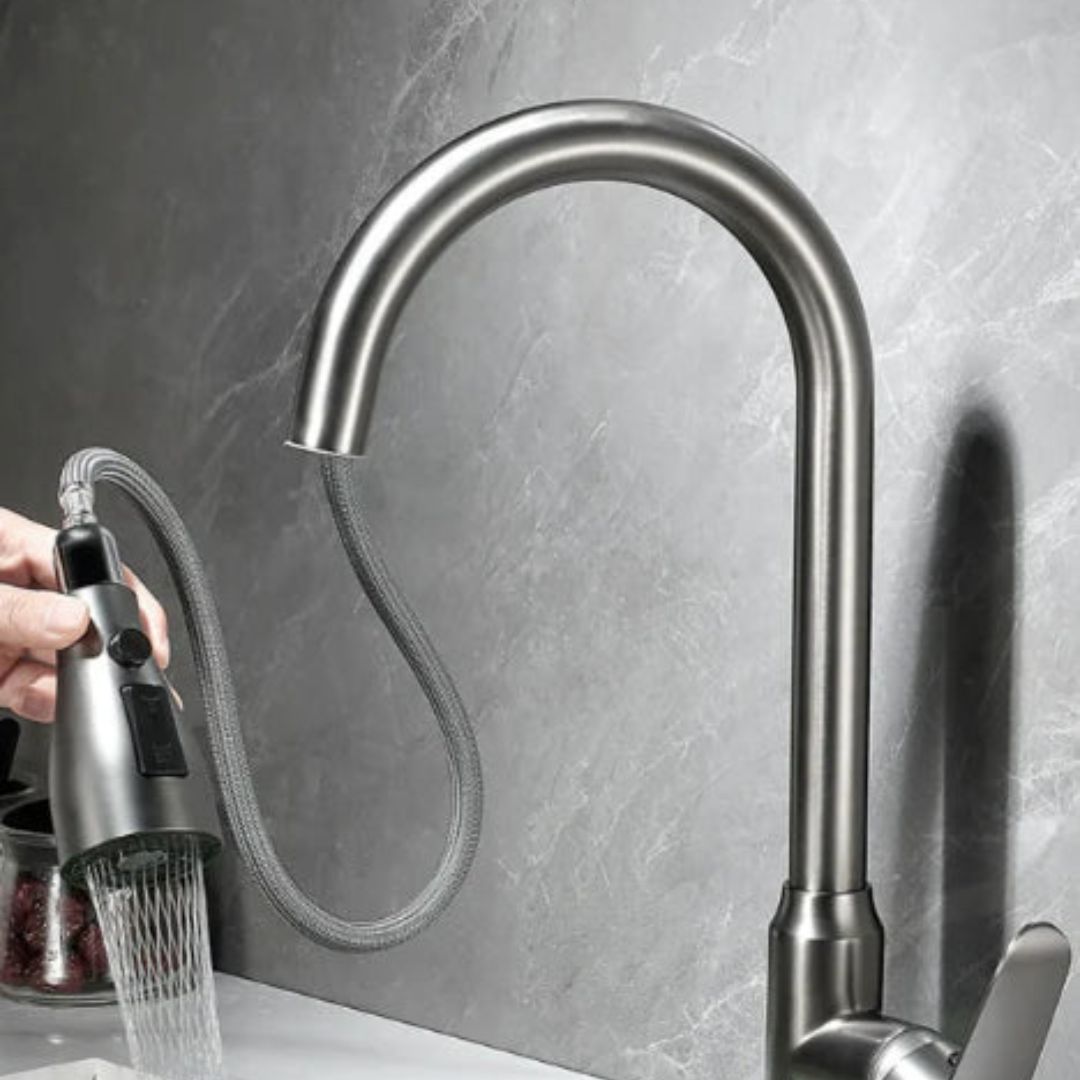 "Moderne udtrækkelig køkkenarmatur med enkeltgreb, slankt design i stål, ideelt til fleksibel madlavning og rengøring."