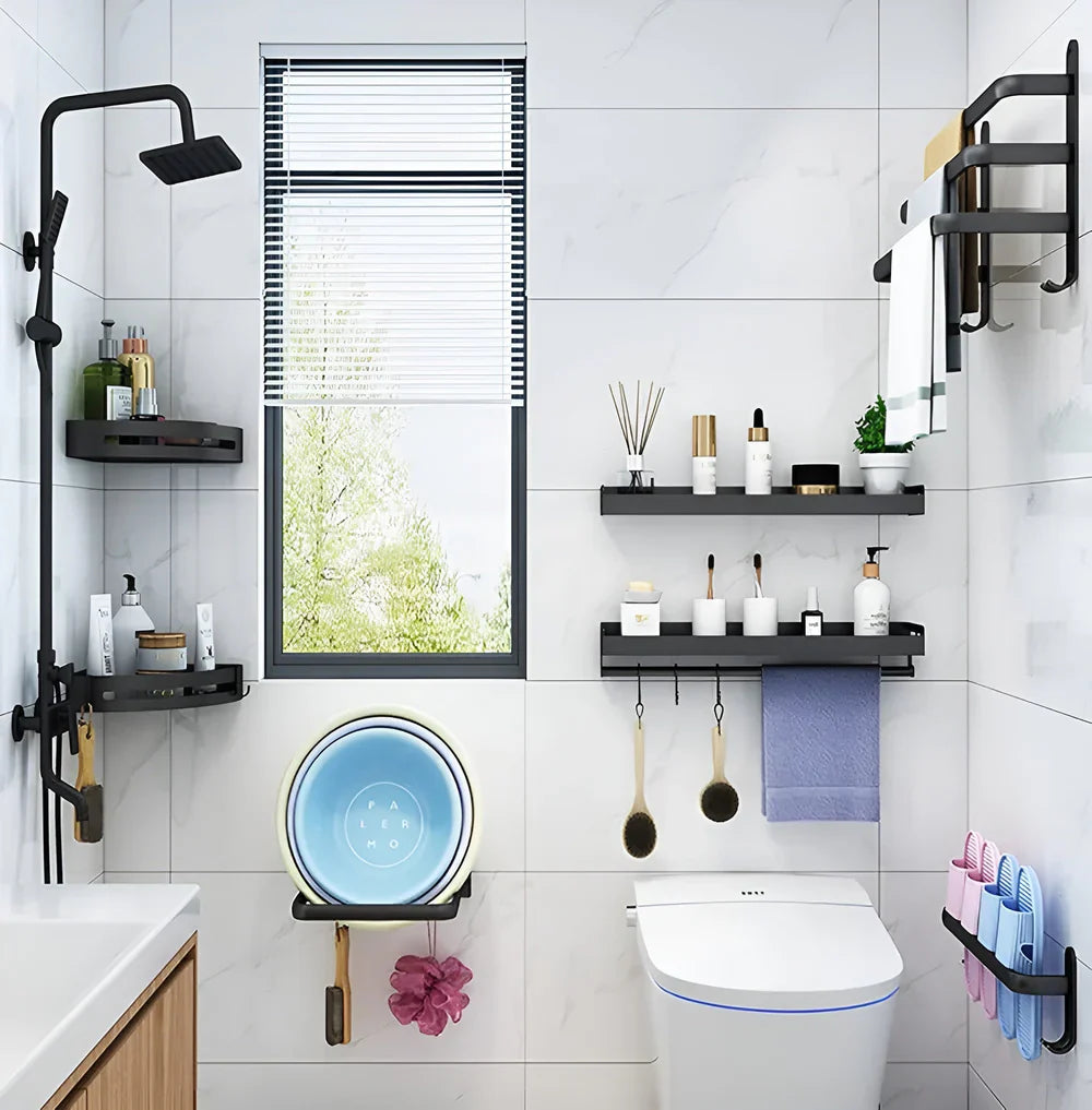 "Moderne vægmonteret stativ til håndklæder, pladsbesparende, med slankt design og effektiv tørring i badeværelse"