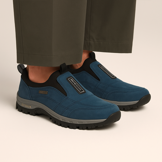 "Ortopædiske vandresko til mænd med sort og blå design, fleksibel sål og åndbart materiale for maksimal komfort."