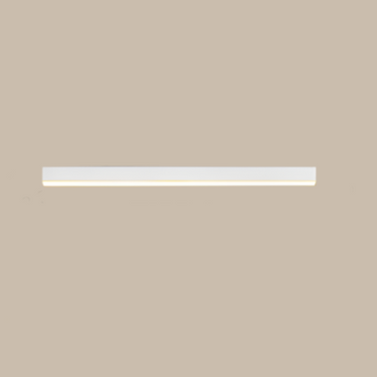 "Skandinavisk LED-loftslampe i moderne design med lysende aluminiums- og akrylelementer til stue eller kontor."