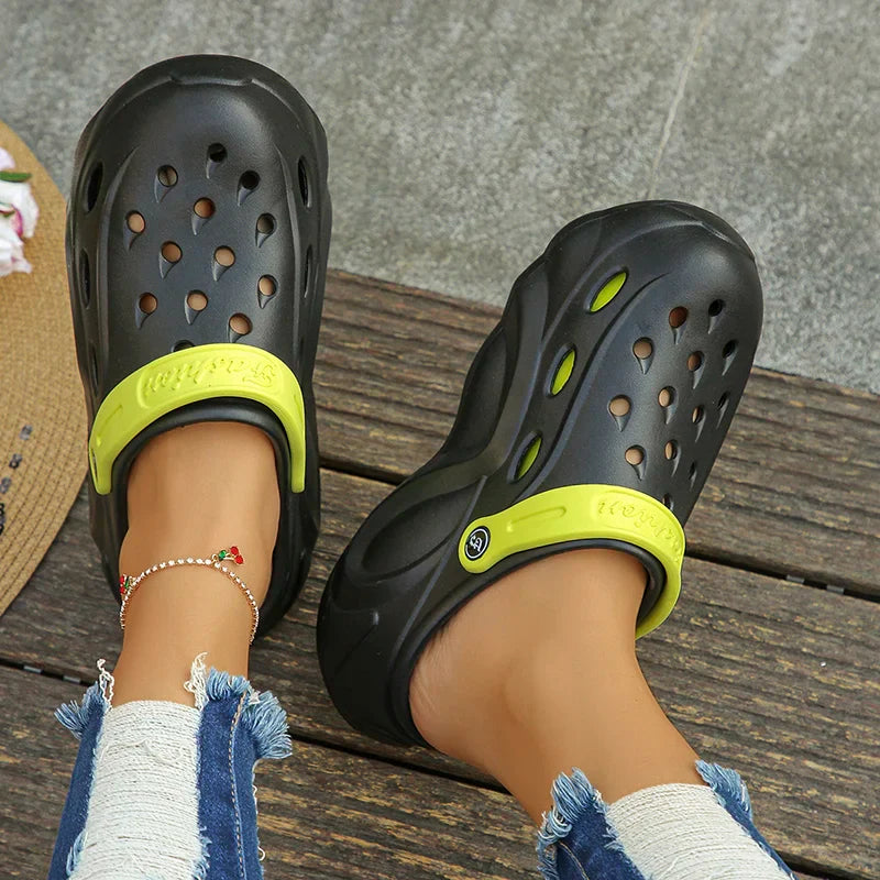 "Sommer sandaler til kvinder med tyk bund, skridsikker overflade i farverne khaki, pink og sort, perfekt til stranden."