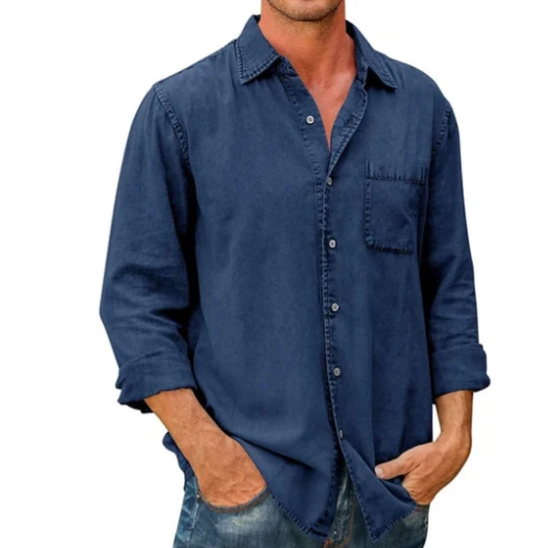 "Stilfuld herreskjorte med krave, lange ærmer og knaplukning i hvidt design for moderne og alsidig brug."