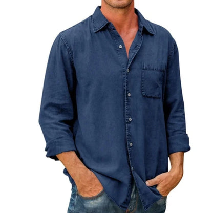 "Stilfuld herreskjorte med krave, lange ærmer og knaplukning i hvidt design for moderne og alsidig brug."