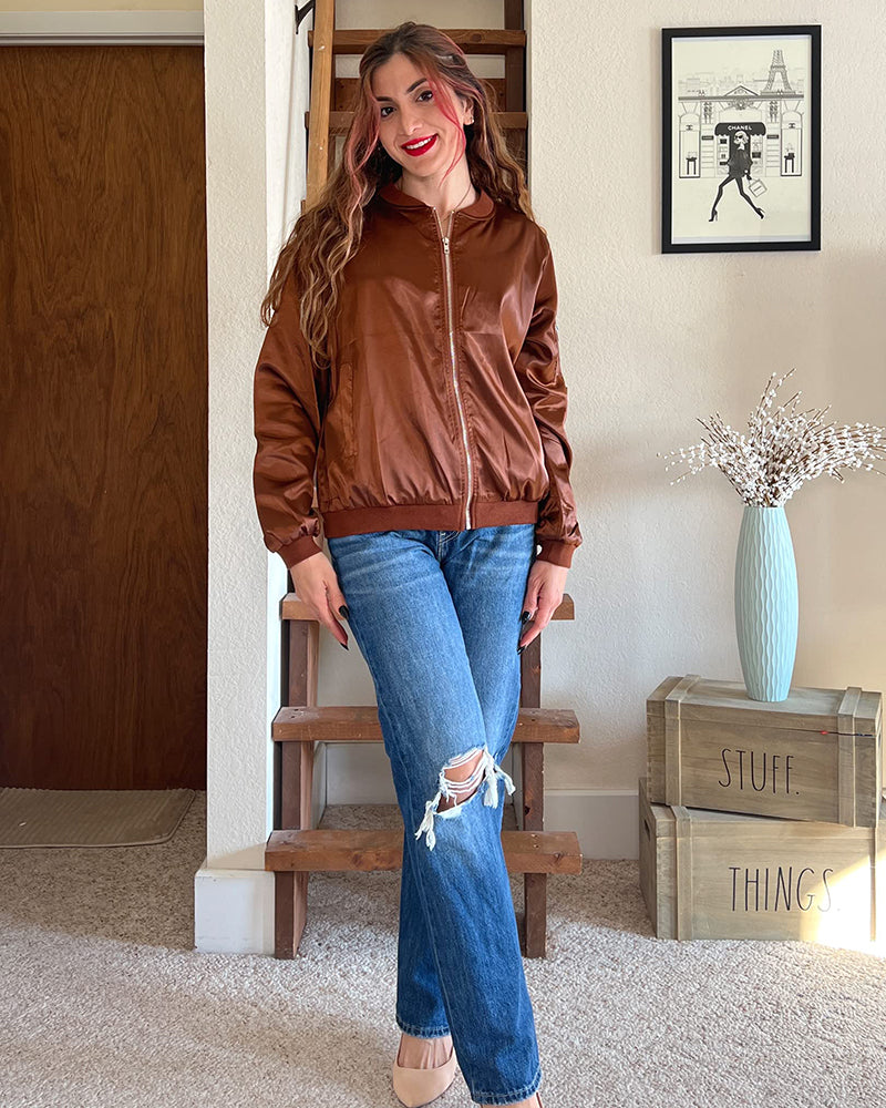 Stilfuld Liora bomberjakke til kvinder, holdbar med funktionelle lommer, perfekt til dagligt brug og aftenudflugter.