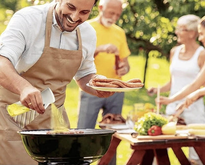 "Stilfuld oliespraydispenser, ergonomisk design, let håndtering, 200 ml kapacitet til præcis oliemængde ved madlavning."