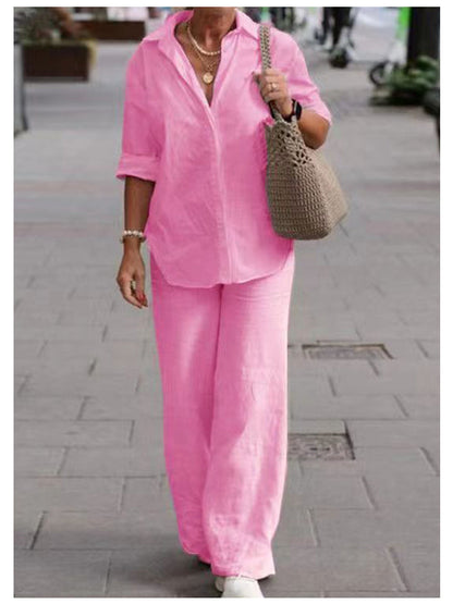 "Stilrent, komfortabelt sæt til kvinder med bomuld og hør skjorter og bukser, perfekt til afslappede og semi-formelle lejligh