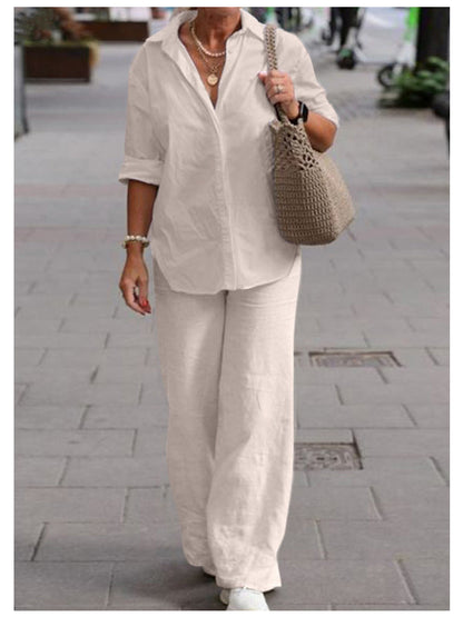 "Stilrent, komfortabelt sæt til kvinder med bomuld og hør skjorter og bukser, perfekt til afslappede og semi-formelle lejligh