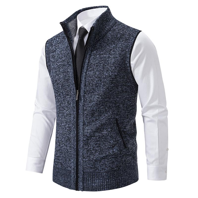 Strikket vest i klassisk stil, grå nuance, tidløs design. Perfekt til både mænd og kvinder, ideel til formelle og afslappede 