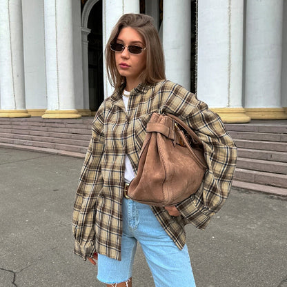 "Ternet oversize skjorte til kvinder, afslappet snit, bomuld, trendy, ideel til jeans eller shorts, button-down krave."