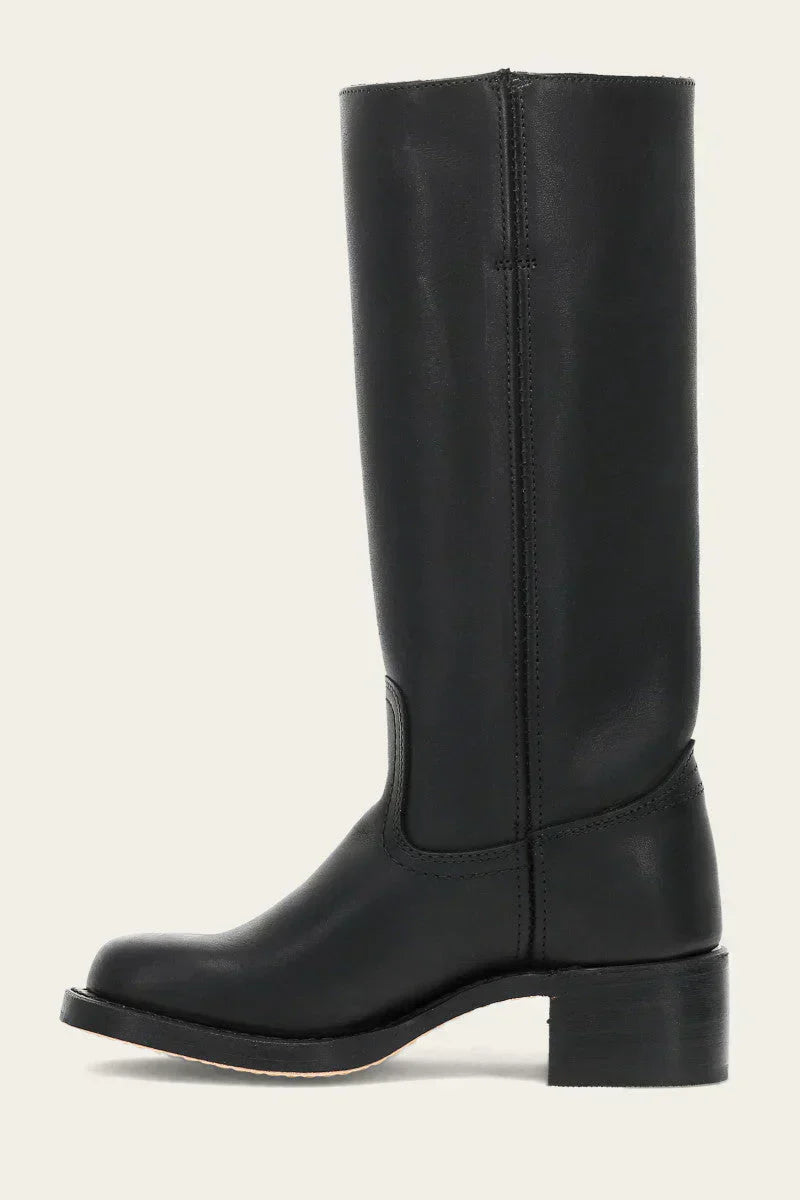 "Trendy, brun læderstøvle til kvinder, high boots stil, fremstillet af holdbart og høj kvalitet læder, elegant design."
