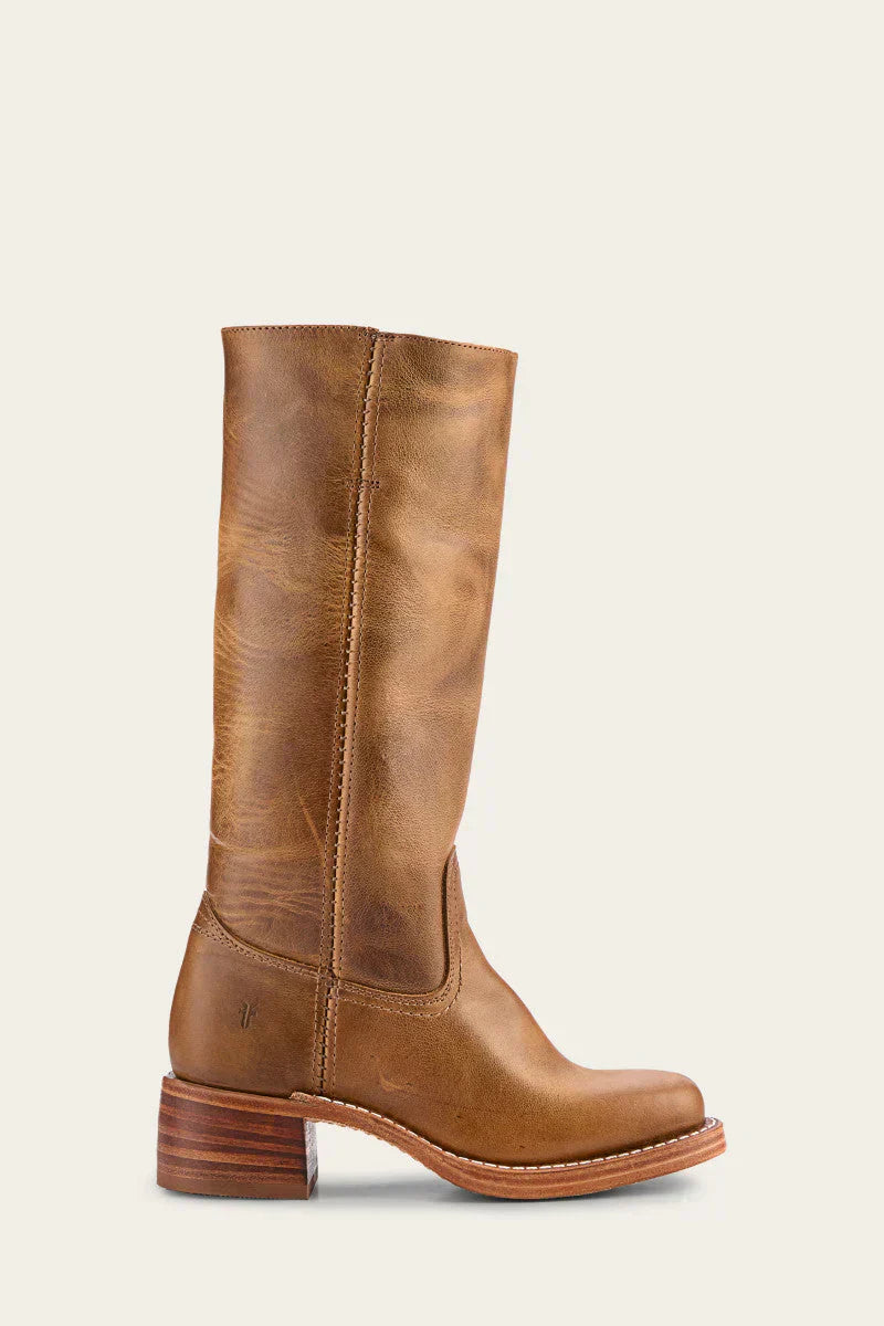 "Trendy, brun læderstøvle til kvinder, high boots stil, fremstillet af holdbart og høj kvalitet læder, elegant design."