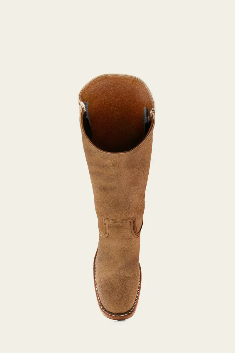 "Trendy, brun læderstøvle til kvinder, high boots stil, fremstillet af holdbart og høj kvalitet læder, elegant design."