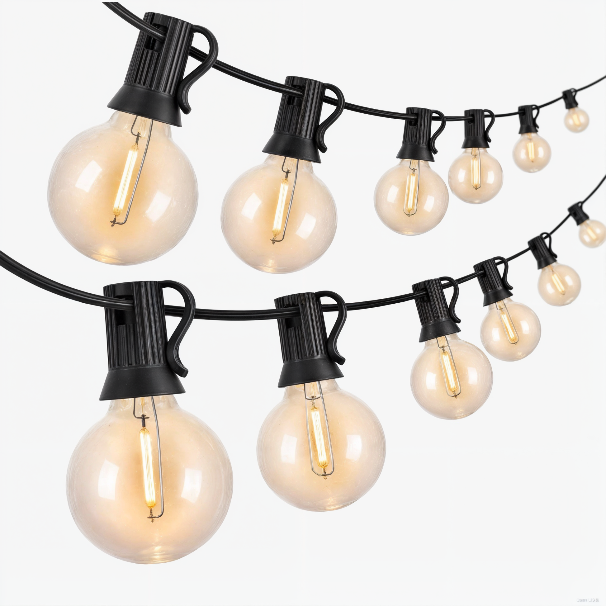 "TwinkleTrail udendørs lyskæder med vandtætte LED-lys, velegnet til have, der skaber varm og indbydende atmosfære."