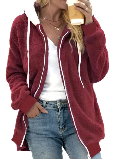 "Ultra blød teddy fleecejakke til damer i grå, oversized pasform, stilfuld og komfortabel med praktiske sidelommer."