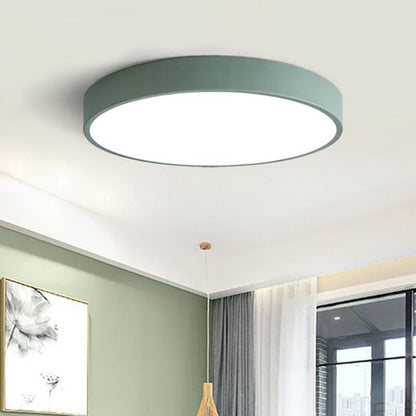 "Ultra-flad LED loftlampe i pastelfarver, elegant design, blødt lys, flere størrelser, velegnet til moderne interiør."