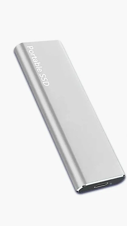 "Ultratynd 4 TB USB-C harddisk i sort, minimalistisk design med høj lagerkapacitet og hurtig dataoverførsel."