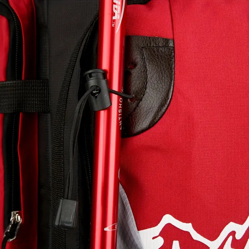 Vandtæt 90L rygsæk til udendørs eventyr i grøn, rød eller sort. Robust design med komfortable remme og flere rum.