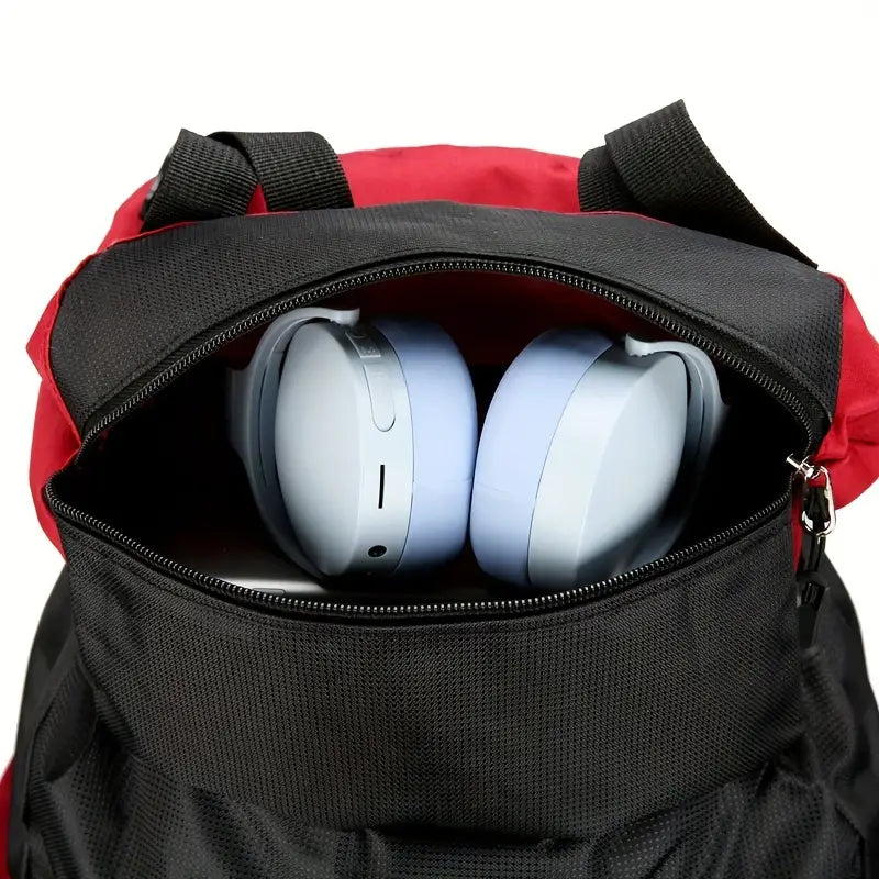 Vandtæt 90L rygsæk til udendørs eventyr i grøn, rød eller sort. Robust design med komfortable remme og flere rum.