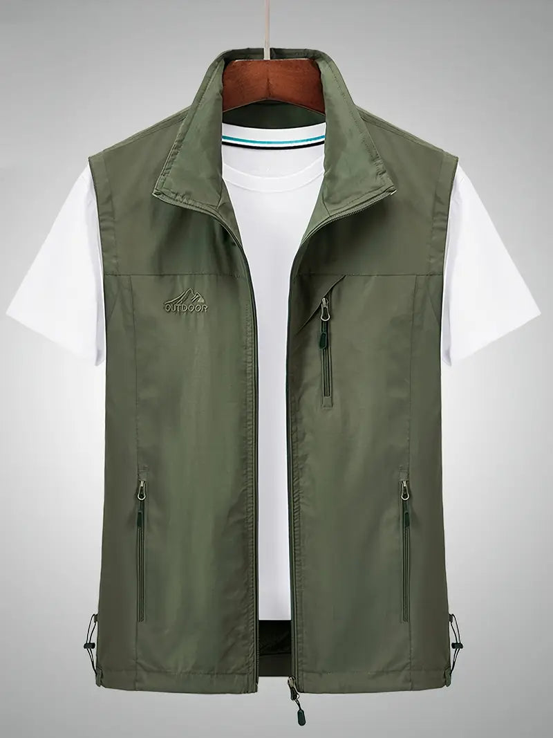 "Vandtæt ergonomisk vest til outdoor aktiviteter, i grå med lynlås, perfekt til mænds udendørs eventyr."