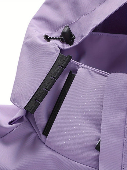 "Vandtæt og åndbar softshell-jakke til kvinder i teknisk design, vises forfra med slank pasform og elegant silhuet."