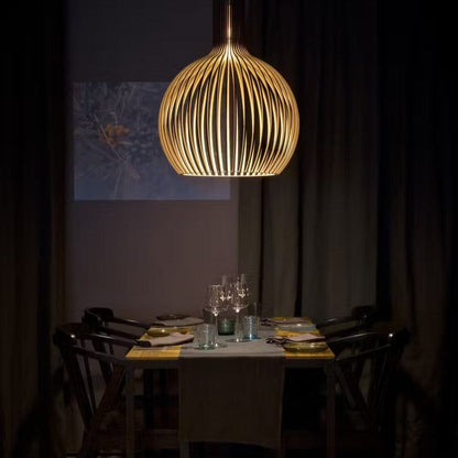 "Vintage træpendel lampe med justerbar højde og LED; skandinavisk design i naturlig træfinish til boligindretning."