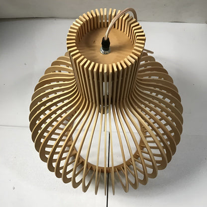 "Vintage træpendel lampe med justerbar højde og LED; skandinavisk design i naturlig træfinish til boligindretning."